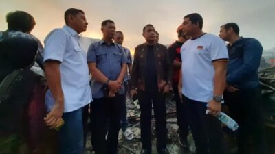Pj Wali Kota Pekanbaru Tinjau Kebakaran Pasar Cik Puan