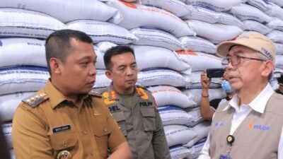 Pj Wali Kota Cek Stok Beras di Gudang Bulog Jelang Ramadan