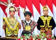 Dalam Rangka Menghadiri Sidang Tahunan MPR Tahun 2023, Jokowi Kenakan Pakaian Adat Tanimbar Maluku