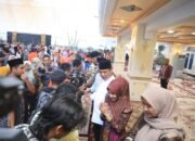 Kebersamaan Petugas Kebersihan dan Pj Wako Pekanbaru Menyambut Ramadhan 1445 H