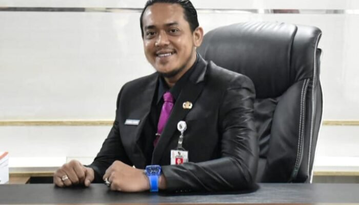 Risnandar Fokus Perkuat Struktur Internal, Guru Besar UIR dan DPRD Beri Apresiasi