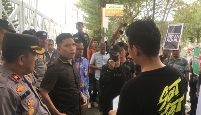 AMPUN Riau Geruduk Menara Dang Merdu BRK Syariah, 1000 Hektar Lahan Yang Diagunkan Dalam Kawasan Hutan