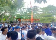 Ditemani Ribuan Warga, Muflihun dan Ade Hartati Mendaftar ke KPU