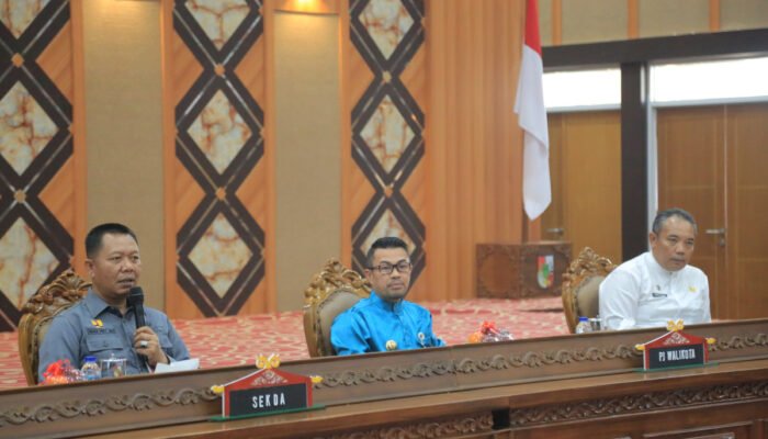Sekda Pekanbaru Tegaskan Pentingnya Transisi Kepemimpinan di Sektor Kesehatan dan Rencana Kenaikan TPP ASN pada 2025