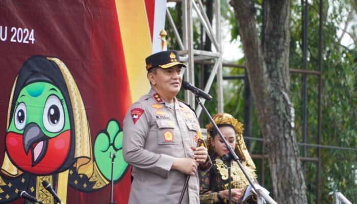 Tim Cooling System Dan Tim Brigade Polwan Ditlantas Polda Riau Sukseskan Giat Kirab PILKADA Riau 2024