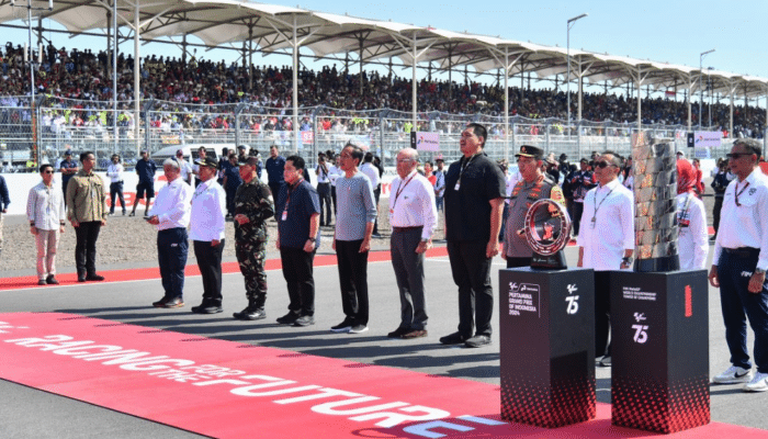 Presiden Jokowi Saksikan Langsung Pertamina Grand Prix Indonesia 2024 di Sirkuit Mandalika