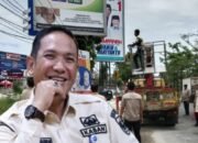 Kaban Bapenda Pekanbaru Pimpin Penertiban Reklame Nakal: Pajak Tak Dibayar, Reklame Ditertibkan!