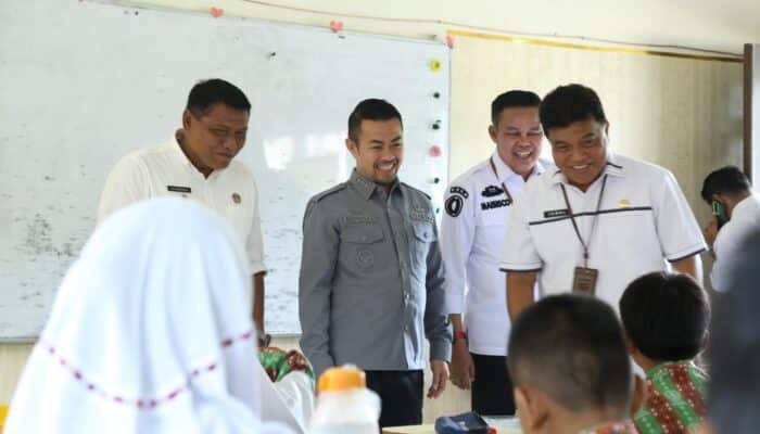 Pemko Pekanbaru Lanjutkan Simulasi Kedua Program Makan Siang Bergizi di SDN 185 dan SMPN 49 Pekanbaru