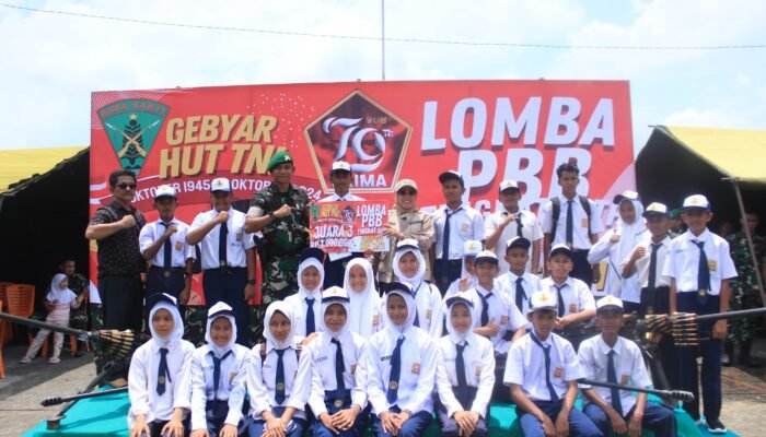 Semarakkan Peringatan HUT TNI Ke-79, Yonif 132/BS Adakan Lomba Baris-Berbaris Tingkat SLTP