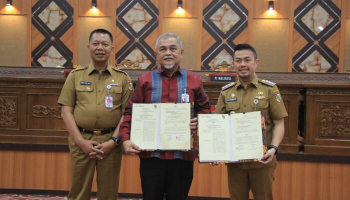 Pj Wali Kota Pekanbaru Apresiasi MoU dengan Bank Riau Kepri untuk Tingkatkan Pelayanan