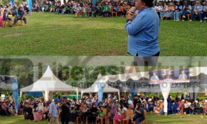 Antusias Warga Yang Hadir Padati Lapangan Bola Teluk Bayur Dan Siap Menangkan Madri Pani Dan Agus Wahyudi