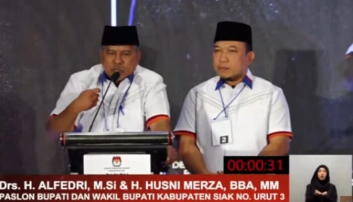 “Kasih Paham Pak Bupati!”: Alfedri Sampaikan Balasan Keras Tanggapi Kritik Afni di Debat Siak