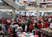 H-3 Natal di Manado,Warga Serbu Pusat Perbelanjaan Toko dan Mall