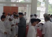 Jumat Religi, Ferdinan Nurdin Kepala BLU UPBU Kelas l Kalimarau dan Jajarannya Gelar Taskuran Bersama Puluhan Anak Santri