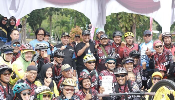 Riau Pos Fun Bike 2025 Sukses Digelar, Pj Walikota Pekanbaru Apresiasi Dampaknya pada Perekonomian Kota
