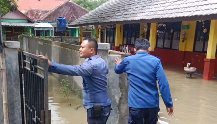 Banjir Rendam Enam Kecamatan di Tangerang, Ratusan Warga Mengungsi