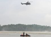 Tim SAR Lanud Roesmin Nurjadin Gelar Latihan Penyelamatan Pilot di Danau Bandar Kayangan