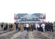 Wamen Pertanian dan Polda Riau Tanam Jagung untuk Ketahanan Pangan Nasional