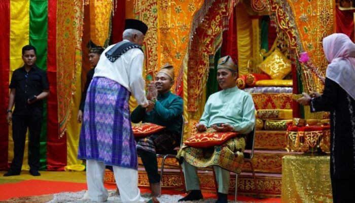 Gubernur Riau Hadiri Syukuran dan Tepuk Tepung Tawar di LAM Inhil: Komitmen Jaga Budaya Melayu