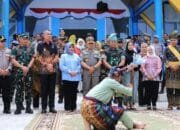 Penuh Nuansa Adat Melayu, Bupati Asmar Sambut Kedatangan Danrem 031/Wira Bima di Selatpanjang