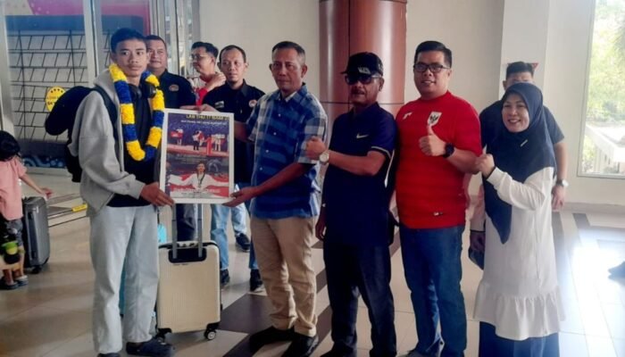 Devin Priyandi Bikin Bangga! Emas ASEAN Taekwondo, Disambut Meriah di Pekanbaru