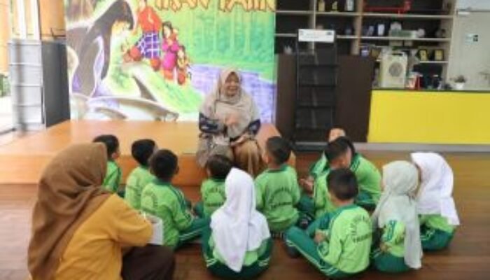 Perpustakaan Soeman Hs Jadikan Kunjungan Sekolah sebagai Wadah Edukasi dan Rekreasi