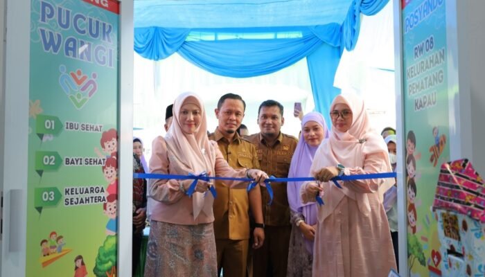 Wali Kota dan Ketua TP PKK Kota Pekanbaru Resmikan Posyandu Pucuk Wangi, Dibangun Melalui Swadaya Masyarakat Tanpa Anggaran APBD