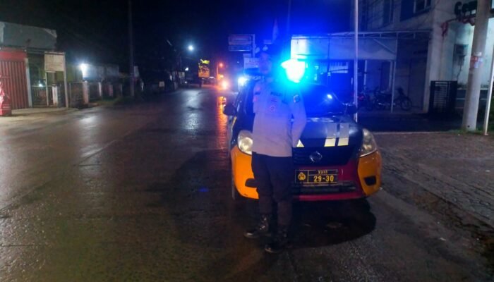 Anggota Polsek Rangkasbitung Polres Lebak Giat Patroli Mobile