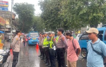 Walaupun di Guyur Hujan,Kapolsek Rangkasbitung Polres Lebak Tetap Melaksanakan Apel Pengamanan Tahun Baru Imlek 2577 di Vihara Ananda Avalokitesvara