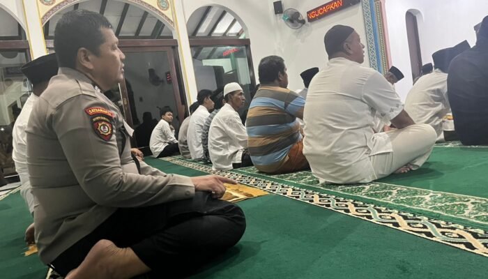Polsek Rangkasbitung Polres Lebak Hadirkan Keamanan dan Kekhusyukan Melalui Tarawih Keliling di Masjid AL-Hasyimi