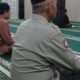 Usai Berikan Takjil Kepada Ketua DKM Masjid Kanit Binmas Polsek Rangkasbitung Polres Lebak Sampaikan Pesan Kamtibmas