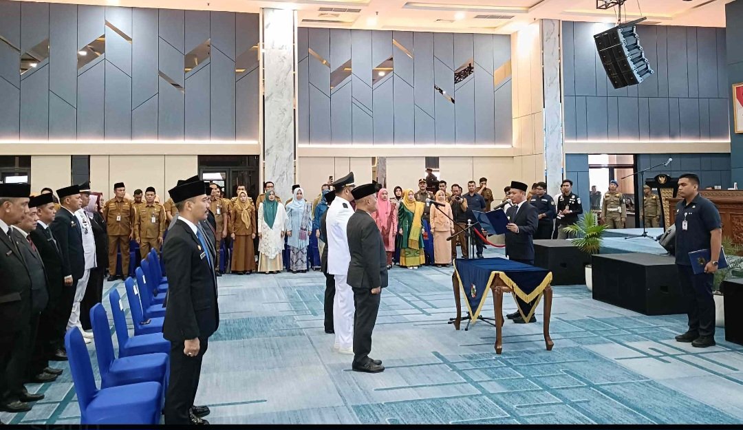 Wali kota Pekanbaru Lantik 43 Pejabat Eleson II, III, IV