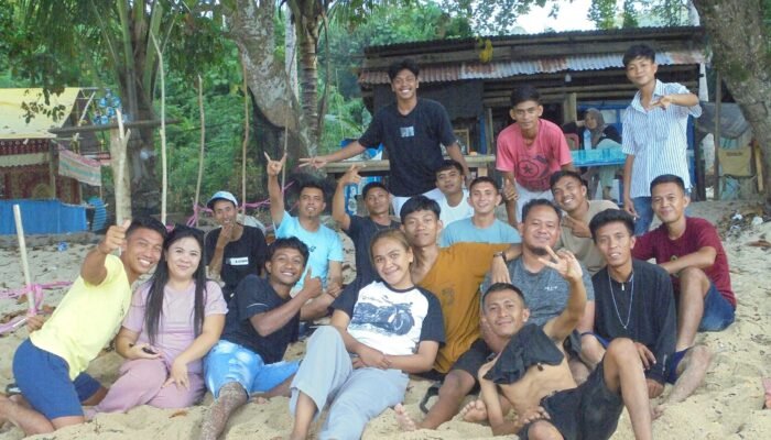 Libur lebaran 2026 Ribuan wisatawan Padati Pantai Pasir Putih dan Pulau Tiga Bolmong