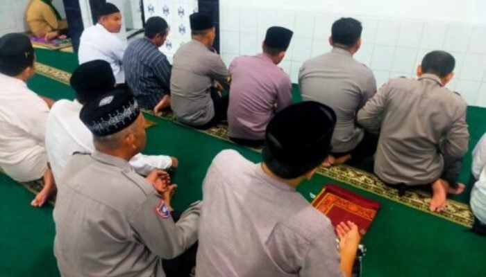 Jalin Silaturahmi Dengan Tokoh Agama,Polsek Rangkaabitung Polres Lebak Giat Sholat Taraweh Keliling