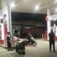 Polsek Rangkasbitung Polres Lebak Melaksanakan Pengecekan SPBU Antisipasi Panic Buying di SPBU Desa Nameng