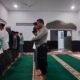 Anggota Polsek Cibadak Polres Lebak Laksanakan kegiatan Sholat Taraweh keliling (Tarling)