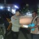 Anggota Polsek Rangkasbitung Polres Lebak Giat Patroli Mobile Sekaligus Bagikan Nasi Kotak Menjelang Sahur