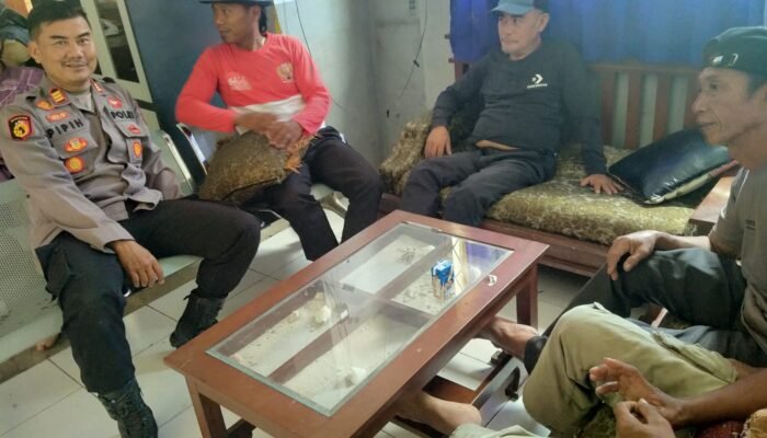 Kapolsek Cimarga Polres Lebak Laksanakan Sambang Silaturahmi Ke Rumah Warganya