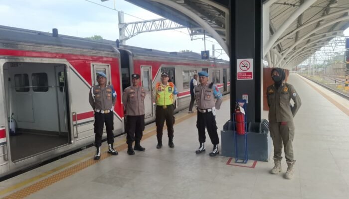 Rutin Personil Posyan Stasiun Rangkasbitung Patroli Dialogis di Area Stasiun Rangkasbitung