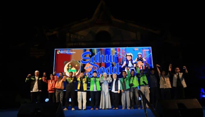 Sahur on the Road Pekanbaru: Wali Kota Agung Sapa Ribuan Driver Ojol dengan “Salam Satu Aspal”