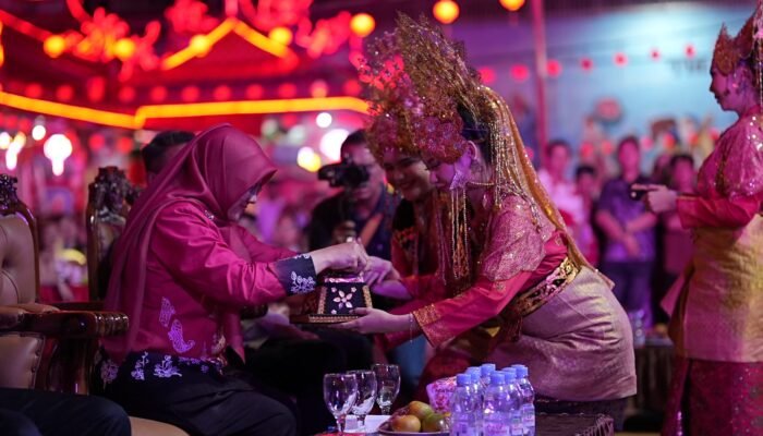 Bupati Afni di Cap Go Meh Siak: “Perbedaan Bukan Jarak, Tapi Kekuatan yang Merekatkan Kita”