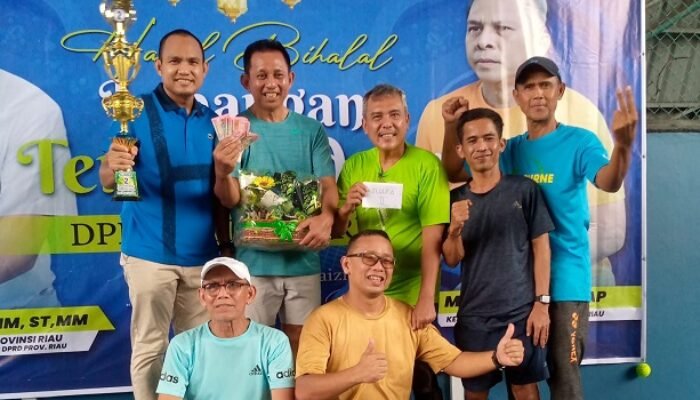 Ketua Komisi I DPRD Riau Inisiasi Turnamen Tenis Halal Bihalal: “Nilai Kebersamaan di Atas Kompetisi”