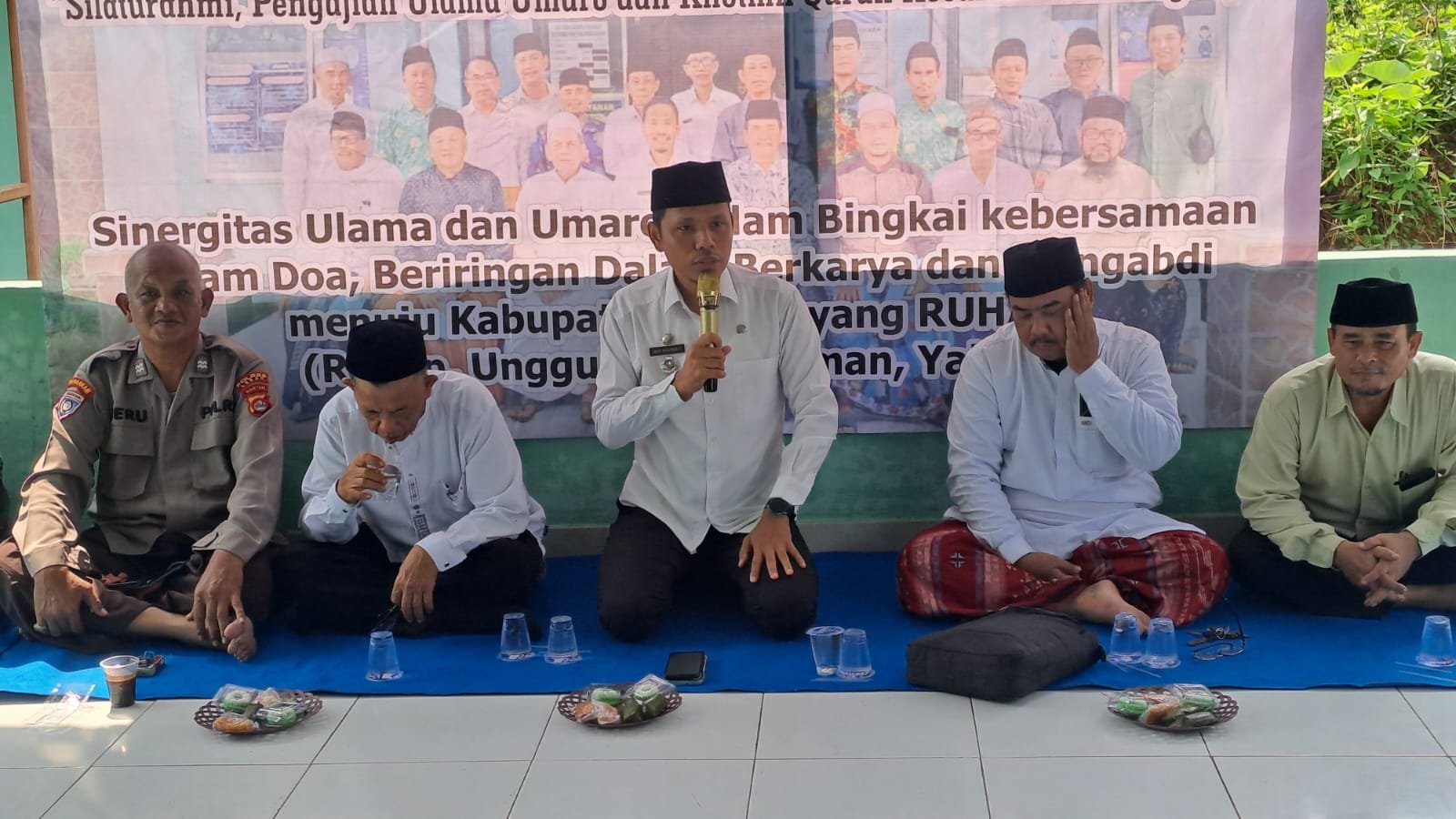 Kanit Binmas Polsek Rangkasbitung Polres Lebak Bersama Forkopimcam Giat Pengajian Sijimat di Kecamatan Kalanganyar