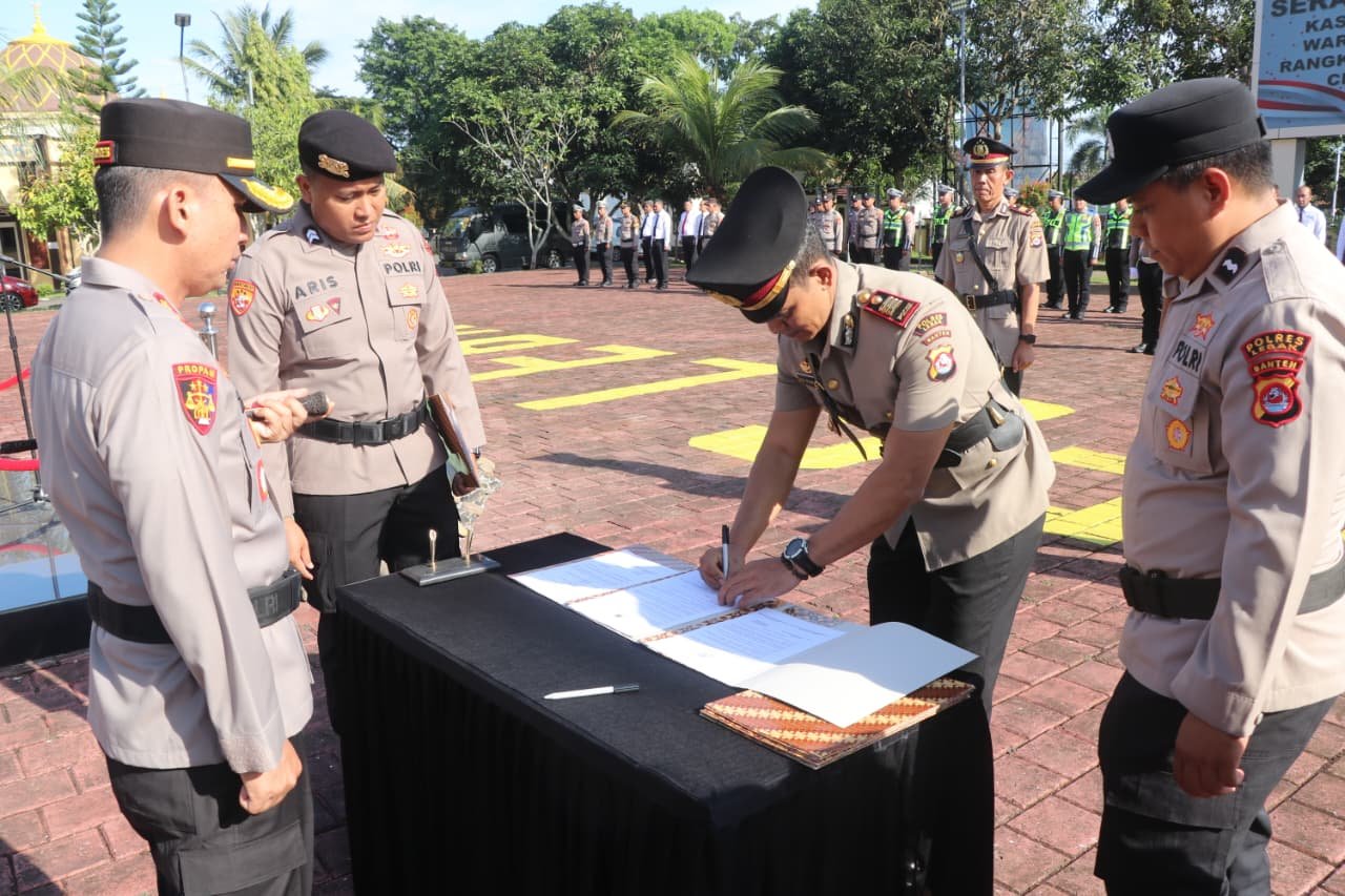 Jabatan Kasat Intelkam Polres Lebak, Kapolsek Warunggunung, Rangkasbitung, dan Cibeber Resmi Diserahterimakan