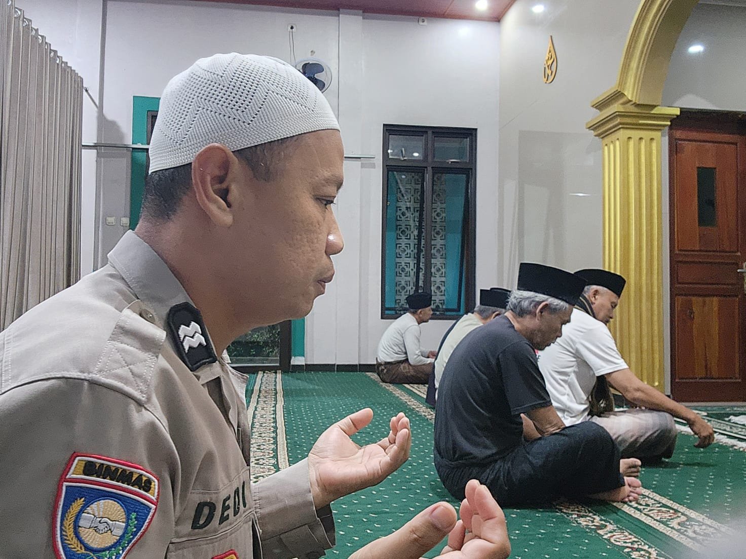 Panit 2 Binmas beserta Kaspkt Polsek Warunggunung dan anggota Jagayanmas Laksanakan Giat Subuh keliling