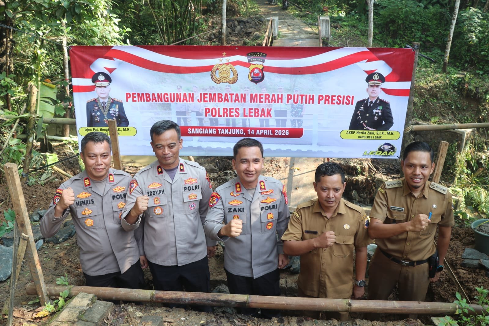 Bantu Akses Jalan Warga, Polres Lebak Bangun Jembatan Merah Putih Penghubung Antar Kampung