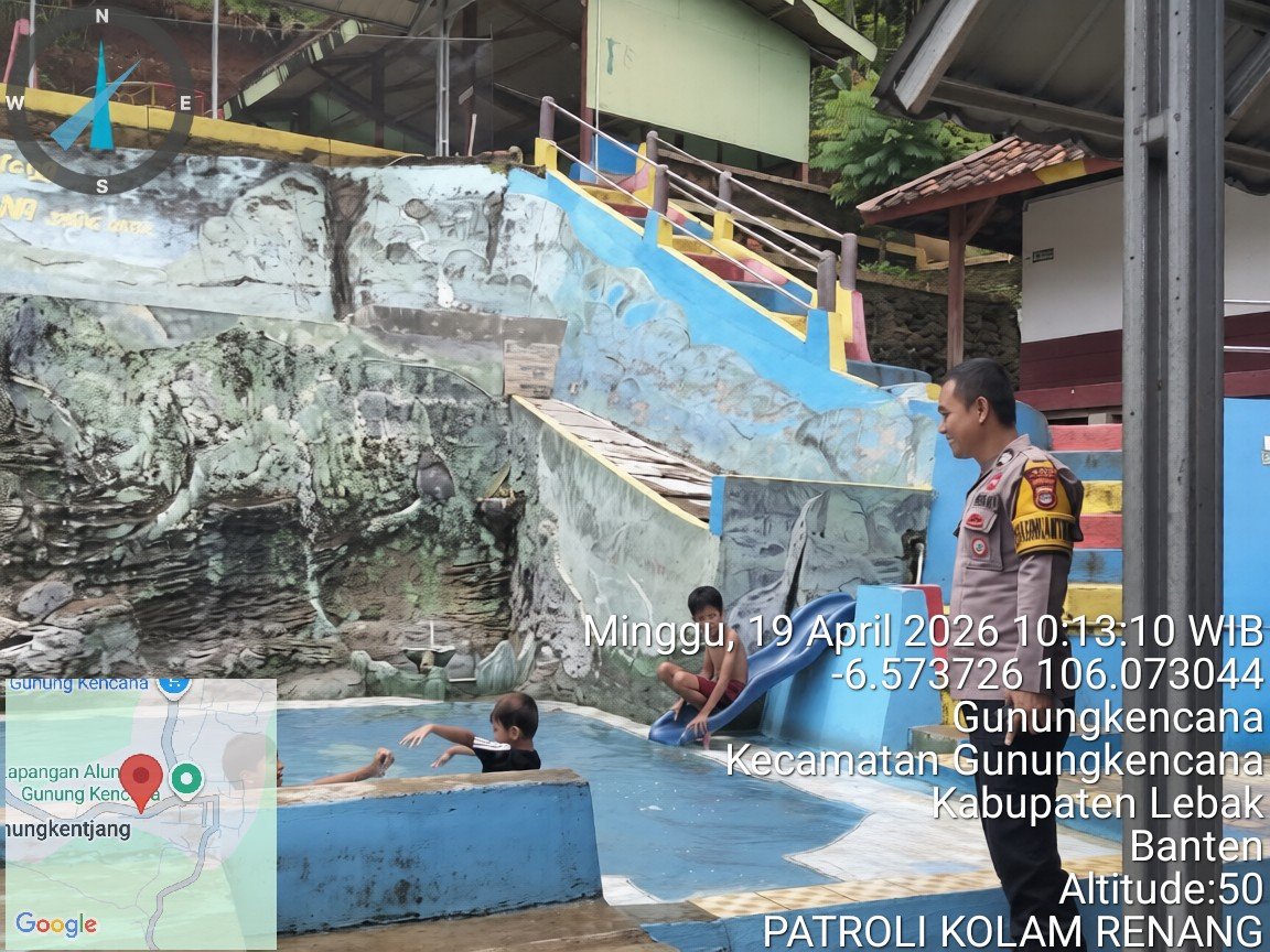 Anggota Polsek Gunungkencana Polres Lebak Monitoring Wisata Kolam Renang Talaga Kencana Di Desa Gunungkencana