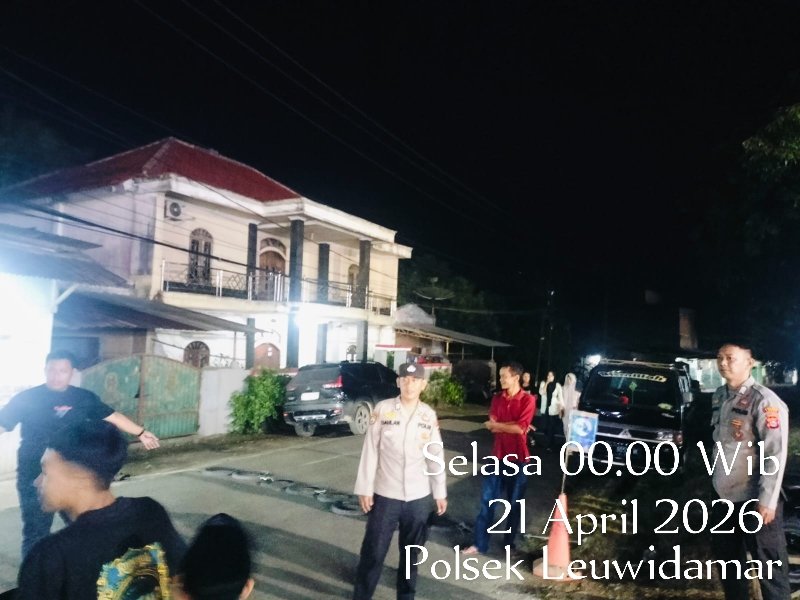 Ka SPKT Beserta anggota melaksanakan Patroli C3 di Wilkum Polsek Leuwidamar