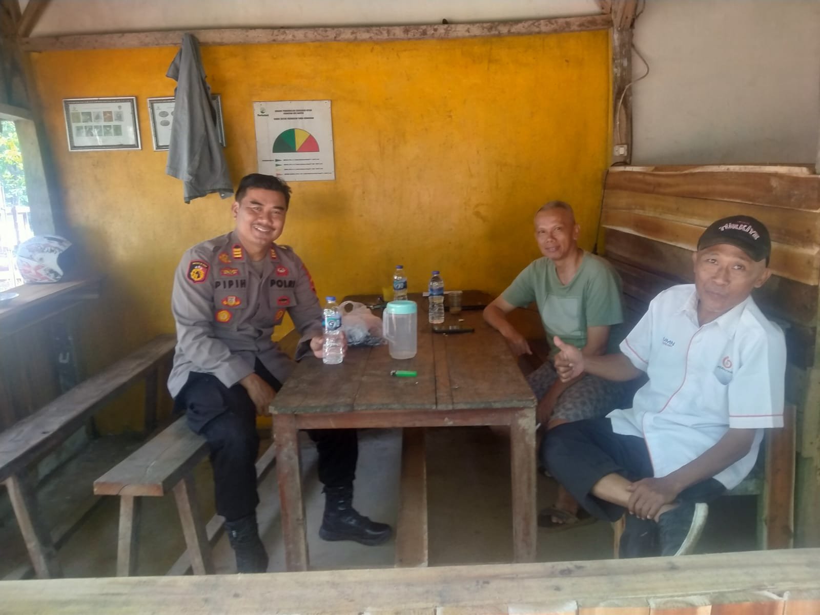 Kapolsek Cimarga Polres Lebak Melaksanakan Giat Sambang Ke Warga