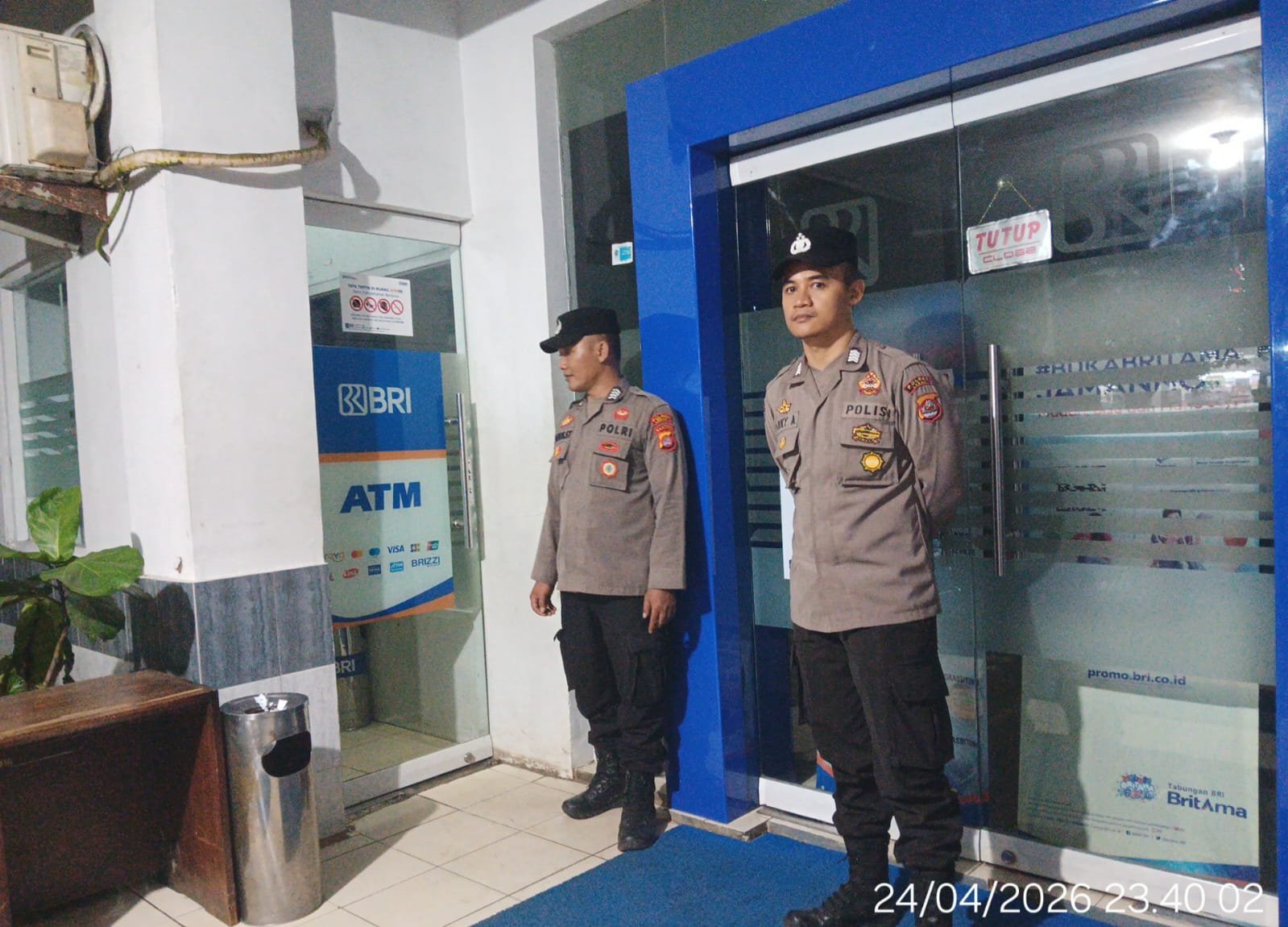 Anggota Polsek Rangkasbitung Polres Lebak Patroli Mobile Cek ATM Milik Bank BRI Unit Multatuli